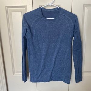 Mens XS lulu lemon long sleeve T-shirt